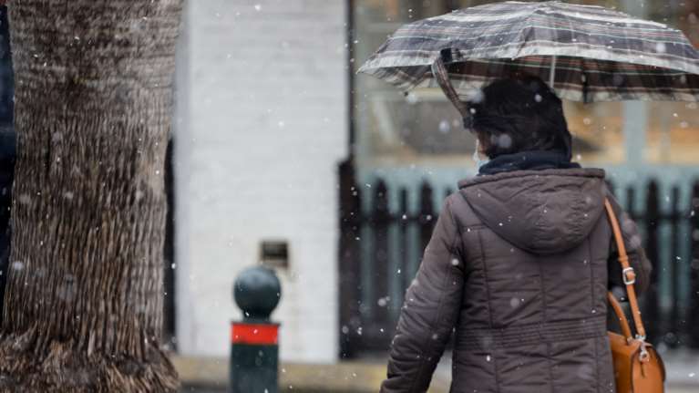Ερχεται χειμωνιάτικο Σαββατοκύριακο: Σφοδρές καταιγίδες, ισχυρά μελτέμια και κατακόρυφη πτώση της θερμοκρασίας