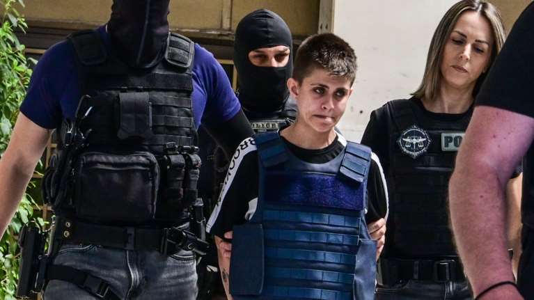 Νέες αποκαλύψεις για τη Μουρτζούκου: Σκότωνε τα βρέφη με πίεση στον θώρακα - Αποπειράθηκε να σκοτώσει κι άλλο μωρό [βίντεο]