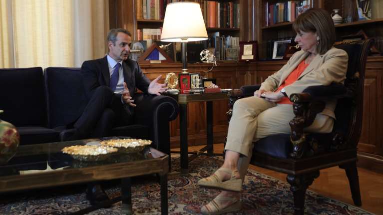 Ο γρίφος του προσώπου για το αξίωμα του ΠτΔ - Κλειστά χαρτιά από Μητσοτάκη μέχρι την τελευταία στιγμή