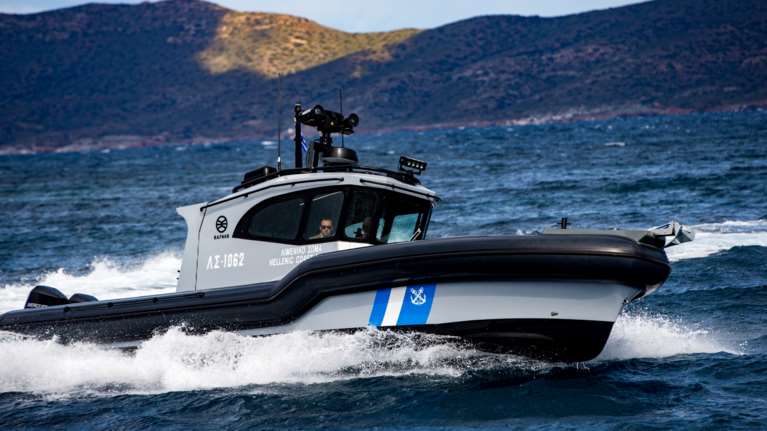 Θρίλερ στο Παλαιό Φάληρο: Βρέθηκε σορός γυναίκας κοντά στην ακτή - Είχε τομή στην κοιλιά