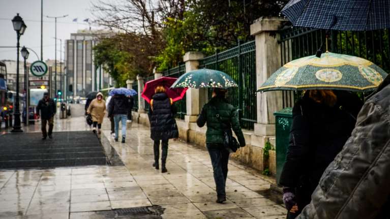 Κακοκαιρία εξπρές θα χτυπήσει όλη τη χώρα με ισχυρούς ανέμους, καταιγίδες και χιόνια - Πότε επιστρέφει η άνοιξη