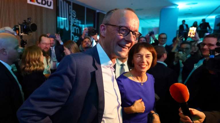 Ο Φρίντριχ Μερτς λέει ότι η δημόσια αντιπαράθεση μεταξύ του Τραμπ και του Ζελένσκι ήταν μία &quot;κατασκευασμένη κλιμάκωση&quot;