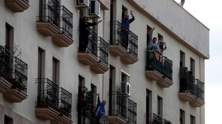Κορονοϊός - Νέα δεδομένα: Καραντίνα μέχρι να βρεθεί εμβόλιο συστήνουν τώρα οι επιστήμονες