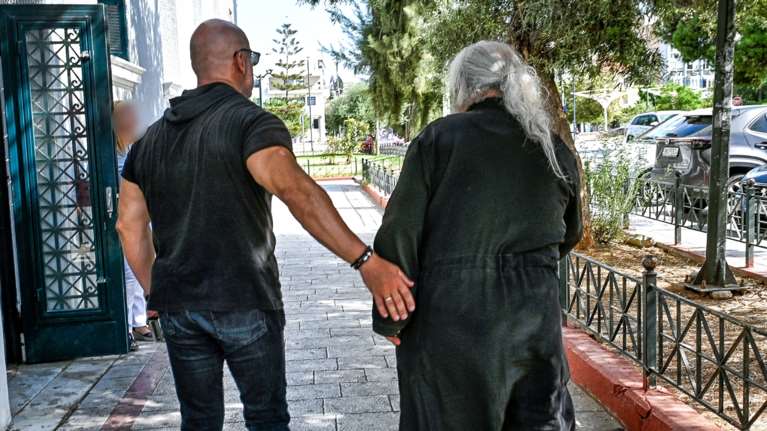 Καλάβρυτα: Ο ενορχηστρωτής &quot;Τζάκσον&quot;, ο κτηνοτρόφος με τα αρχαία νομίσματα και η παγίδα με την τριπλή αγοραπωλησία