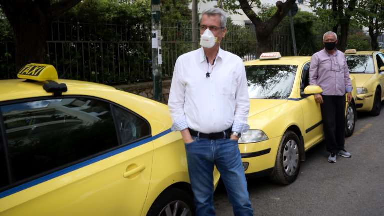 Κορονοϊός - Νέα μέτρα: Πώς θα μετακινούμαστε από αύριο με ΙΧ και ταξί