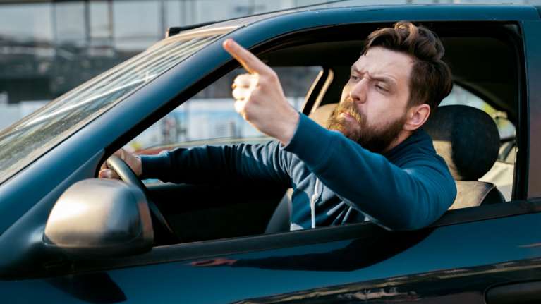Το 87% των Ελλήνων οδηγών δηλώνει ότι φοβάται την επιθετική συμπεριφορά των άλλων οδηγών