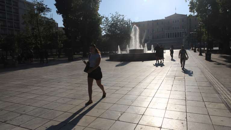 Καιρός: Ανεβαίνει σήμερα η θερμοκρασία, στους 36 βαθμούς ο υδράργυρος – "Πέφτουν" τα μελτέμια
