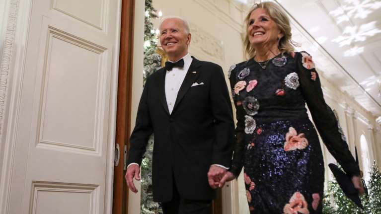 Τζο Μπάιντεν: Γιατί έκανε 5 φορές πρόταση γάμου στη σύζυγό του, Τζιλ - Η αποκάλυψη για τη γνωριμία τους [Βίντεο]