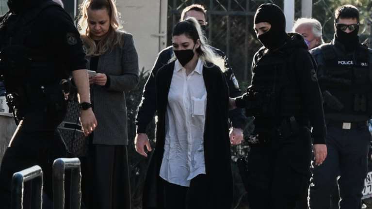 Η ιατροδικαστής που αθωώνει τη Ρούλα Πισπιρίγκου για τους θανάτους Ιριδας και Μαλένας- Το μυστικό όπλο του Κούγια