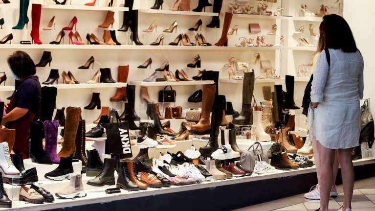 Τι σημαίνει ο νέος προϋπολογισμός για την...τσέπη μας: Οι 7 αλλαγές που φέρνει το 2023 στα έσοδα και στα έξοδα