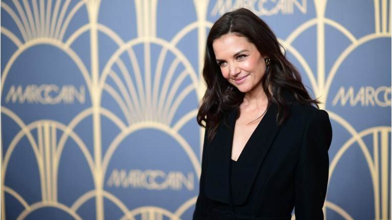 KATIE HOLMES