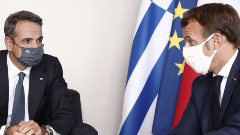 Μητσοτάκης - Μακρόν: Απόλυτη συμφωνία για Τουρκία - Σταματούν οι προκλήσεις αλλιώς κυρώσεις