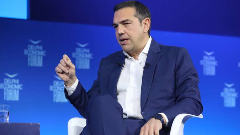 Τσίπρας στο Φόρουμ των Δελφών: Αν δεν βγαίνουν οι αριθμοί, ΚΚΕ και ΜέΡΑ25 πρέπει να αναλάβουν τις ευθύνες τους