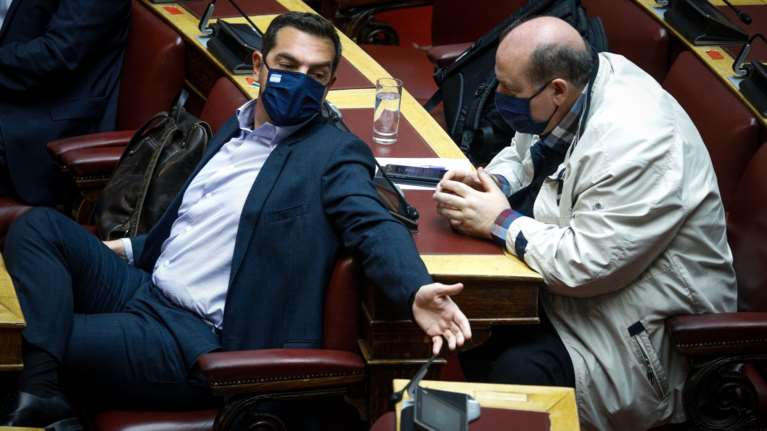 Βγήκαν τα μαχαίρια στον ΣΥΡΙΖΑ για τους "κυρ Παντελήδες": Δυσαρέσκεια Φίλη για το άνοιγμα στον μεσαίο χώρο- Νεύρα Παππά &amp; Τσίπρα