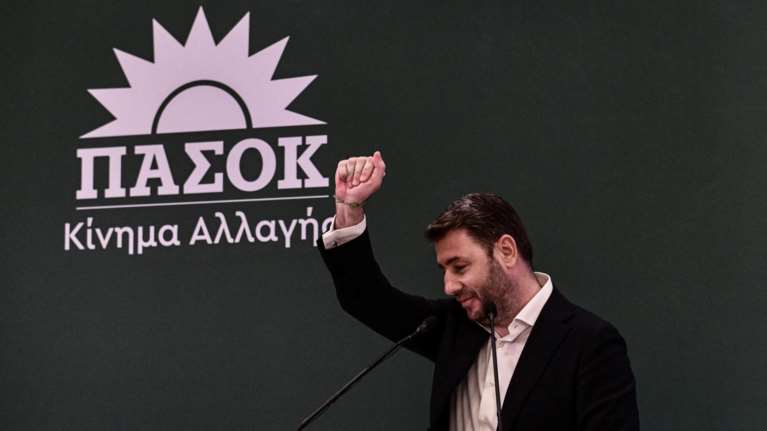 Νίκος Ανδρουλάκης: Η τρυφερή φωτογραφία του προέδρου του ΠΑΣΟΚ με τον γιο του