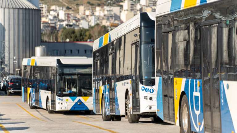 Έφτασαν στην Αθήνα τα πρώτα 140 ηλεκτρικά λεωφορεία - Σύντομα στους δρόμους για δοκιμαστική λειτουργία