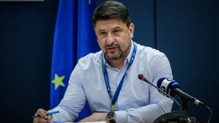 Κορονοϊός: Αλλάζει ώρα η ενημέρωση από τον Χαρδαλιά - Νέα μέτρα από τον Πέτσα