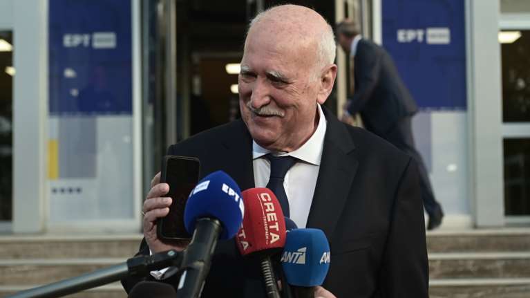 Γιώργος Παπαδάκης λίγο πριν το debate: Έχω και γω το κινητό, μπορεί να βλέπω που και που μπάλα [βίντεο]