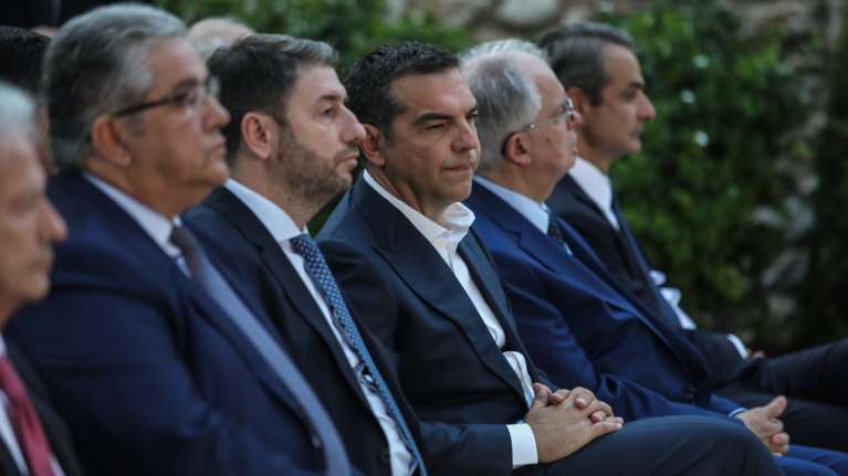 Η στρατηγική Μητσοτάκη για τις πρώτες εκλογές και η απόσταση με Ανδρουλάκη που συνεχώς μεγαλώνει