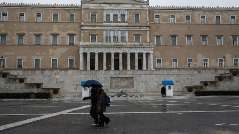 Αναβάλλονται οι σημερινές εργασίες της Βουλής λόγω της κακοκαιρίας Barbara