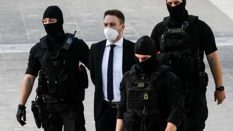 Καταπέλτης ο εισαγγελέας για τον Μπάμπη Αναγνωστόπουλο: Τη σκότωσε γιατί πήγε κόντρα στη βούληση του &quot;Θεού&quot;- Δηλαδή του Μπάμπη