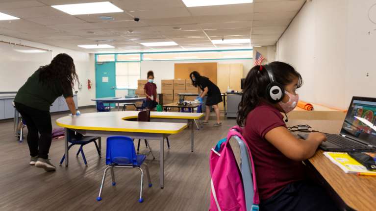 Πολιτείες των ΗΠΑ εναντίον Τραμπ: Κατηγορούν την κυβέρνηση για παρακράτηση 6,8 δισ. δολαρίων για σχολεία