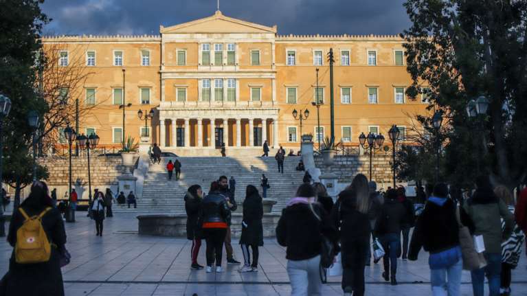 Τι θα αλλάξει στους μισθούς με τη φορολογική κλίμακα – Τα δύο προβλήματα με τα χαμηλά και τα υψηλά εισοδήματα