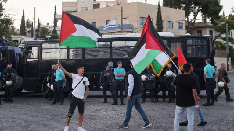 Πόλεμος στο Ισραήλ: Συναγερμός σε ΕΛΑΣ και ΕΥΠ - Δρακόντεια μέτρα σε πρεσβείες, πύλες εισόδου και κέντρα φιλοξενίας