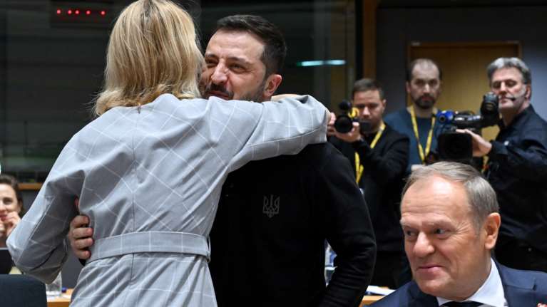 Σύνοδος Κορυφής ΕΕ: Συμφωνία 26 χωρών για την Ουκρανία, άσκησε βέτο ο Όρμπαν - Ομοφωνία για την άμυνα