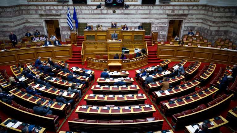 Ποια είναι τα πρώτα νομοσχέδια που σκοπεύει να φέρει στη Βουλή η νέα κυβέρνηση