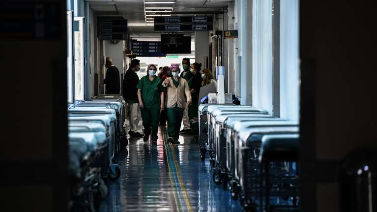 Ανησυχία για τον επικίνδυνο μύκητα Candida auris: Τα συμπτώματα και ποιους απειλεί - Καμπανάκι από CDC