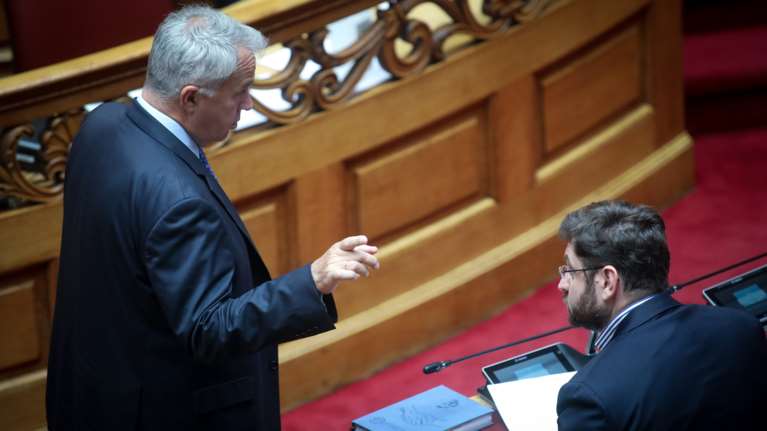 Κόντρα Βορίδη - Ζαχαριάδη στη Βουλή για Παππά, Πολάκη και Νικολάου