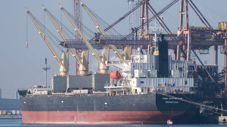 Ερυθρά Θάλασσα: Δύο νεκροί από επίθεση των Χούθι σε εμπορικό πλοίο - Υπό ελληνική διαχείριση, σύμφωνα με το Reuters