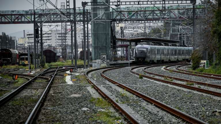 Στη Βουλή το σχέδιο νόμου για τον σιδηρόδρομο - Ολες οι αλλαγές για ασφάλεια και προσωπικό