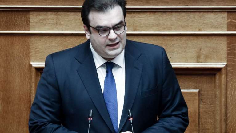 Πιερρακάκης: Μηδενίζονται οι χρεώσεις τραπεζών μέσω ΔΙΑΣ - Πλαφόν 1,5 ευρώ για τα ιδιωτικά ΑΤΜ