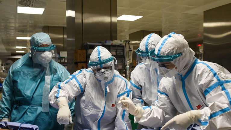 Κορονοϊός: Αφόρητη πίεση με 3.062 νέα κρούσματα σήμερα - 67 θάνατοι, στους 699 οι διασωληνωμένοι