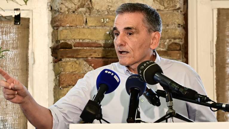 Ο Ευκλείδης Τσακαλώτος ανακοίνωσε την υποψηφιότητά του: Ο ΣΥΡΙΖΑ πρέπει να παραμείνει ένα κομμάτι της Αριστεράς