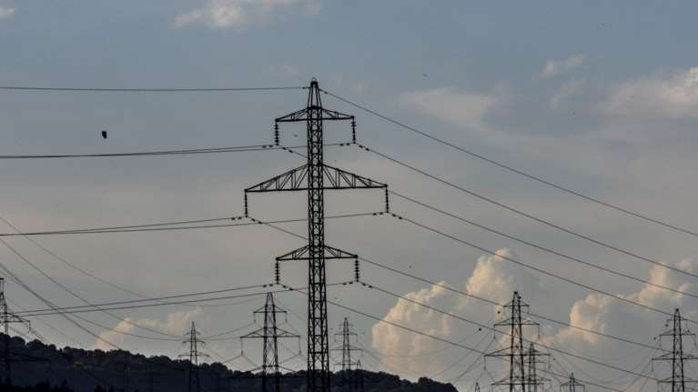 Ανάλυση Bloοmberg για έκτακτα μέτρα της EΕ: Το πλαφόν στο φυσικό άεριο, οι φόροι στα υπερκέρδη και η πρόταση Μητσοτάκη