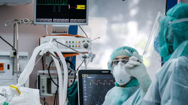 Κορονοϊός: Ανησυχητική αύξηση των νεκρών - Πέντε θάνατοι μέσα σε λίγες ώρες - Στους 321 συνολικά