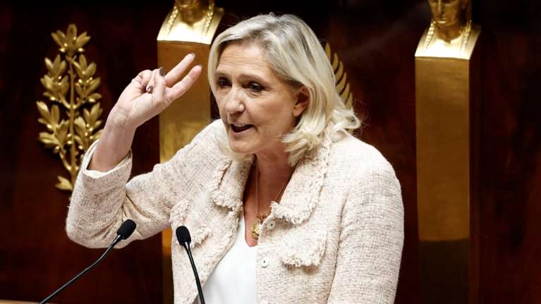 Politico: H Λε Πεν &quot;μυρίζει αίμα&quot; ενώ ο Μακρόν ξεμένει από επιλογές - &quot;Είμαστε έτοιμοι να κυβερνήσουμε&quot;