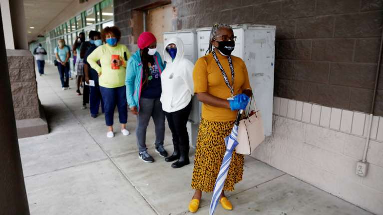 ΗΠΑ: Ξεπέρασαν τους 220.000 οι θάνατοι, πάνω από 8,2 εκατ. τα κρούσματα μόλυνσης από τον κορονοϊό