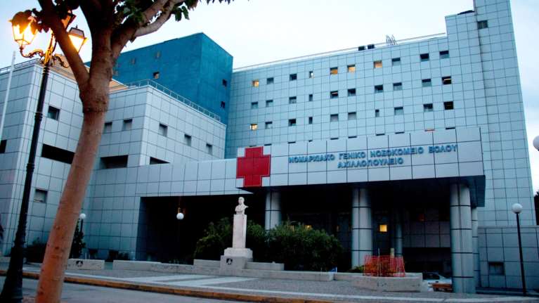 Ώρες αγωνίας για 11χρονο αγόρι στην Σκόπελο - Μεταφέρθηκε με πλωτό ασθενοφόρο στον Βόλο