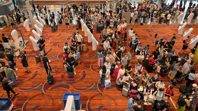 &quot;Blue Screen of Death&quot;: Παγκόσμιο χάος από  σφάλμα στα updates των Windows, δεν ήταν κυβερνοεπίθεση - Πώς έγινε