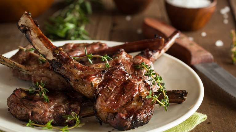 Τσικνοπέμπτη: Τα καλύτερα εστιατόρια και ταβέρνες για να τσικνίσετε