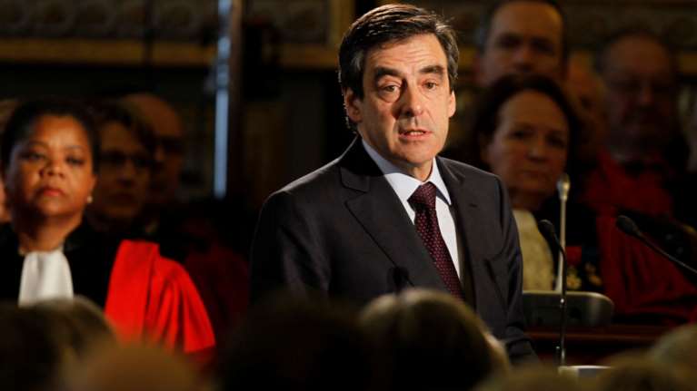 Φρανσουά Φιγιόν: 4 χρόνια φυλάκιση για τον πρώην πρωθυπουργό της Γαλλίας - Είχε προσλάβει εικονικά τη σύζυγό του