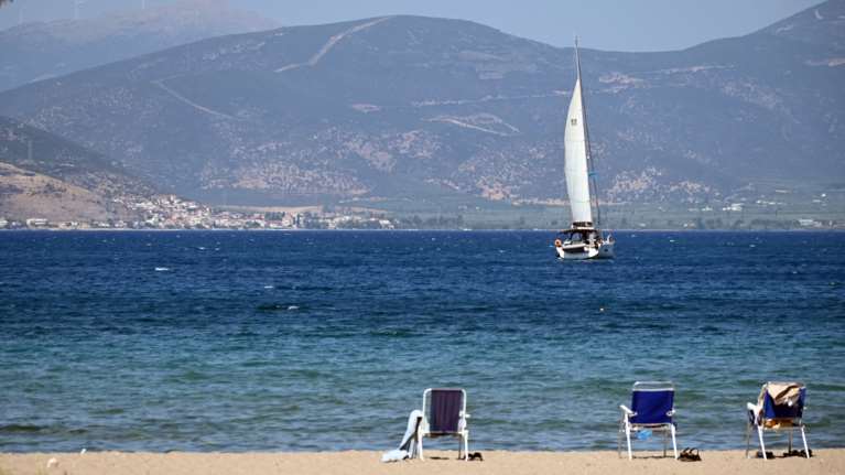 Καιρός: Ανεβαίνει στους 41 βαθμούς ο υδράργυρος - Ισχυρά μελτέμια στο Αιγαίο, πού αναμένονται καταιγίδες