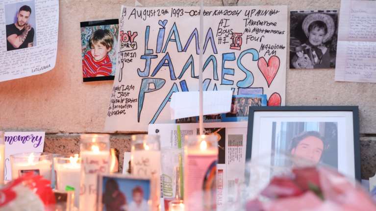 Λίαμ Πέιν: Τρεις συλλήψεις για τον θάνατο του τραγουδιστή - Κατηγορούνται για προμήθεια ναρκωτικών και εγκατάλειψη