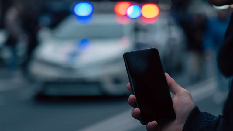 Panic Button: Πάνω από 10 γυναίκες την ημέρα το εγκαθιστούν στο κινητό τους - Πώς λειτουργεί