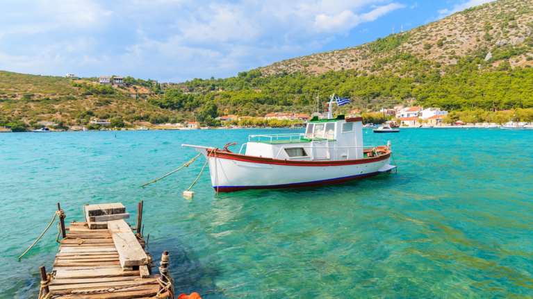 Το ελληνικό νησί που προτιμούν οι Σουηδοί για τις διακοπές τους - Η γενέτειρα πολλών φιλοσόφων και επιστημόνων