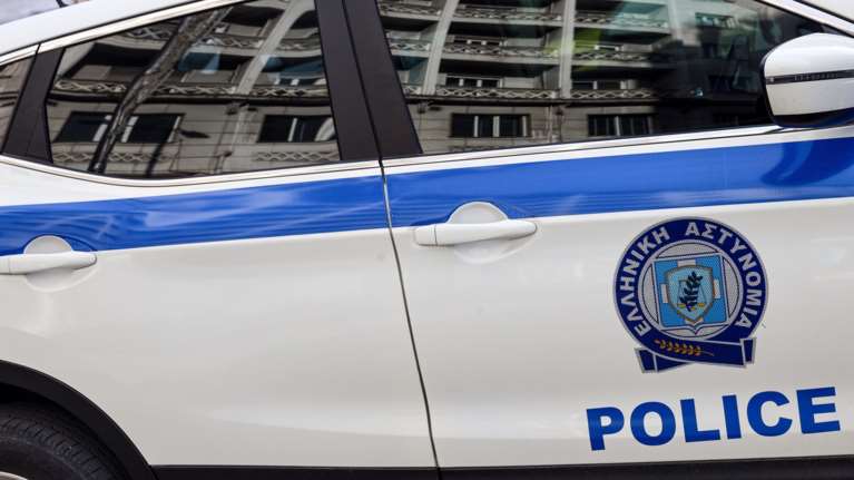 Ηλεία: Χτύπησε τη μάνα του με την πόρτα της κατάψυξης